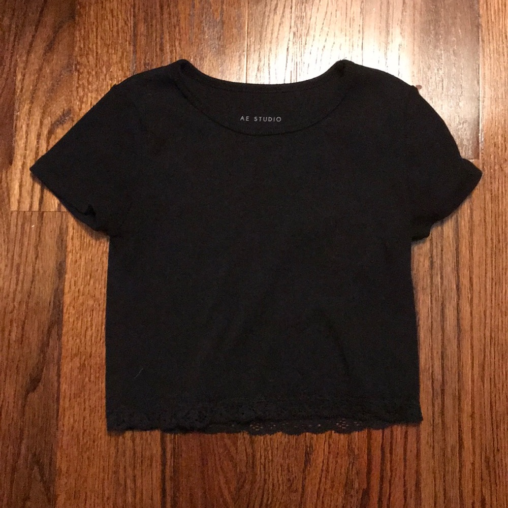 Black crop top with ruffled bottom Small